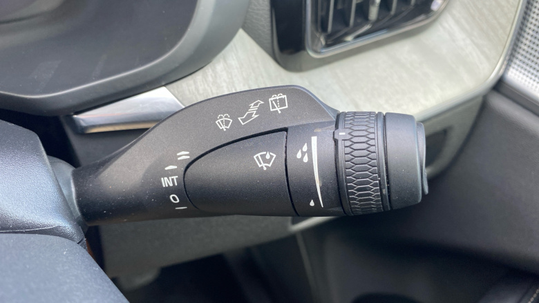 Volvo XC60 2.0 T8 [455] PHEV Ultra Dark 5dr AWD Geartronic Estate